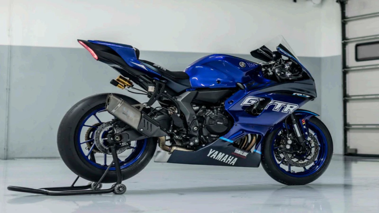 Similarities Between Yamaha R6 And R7